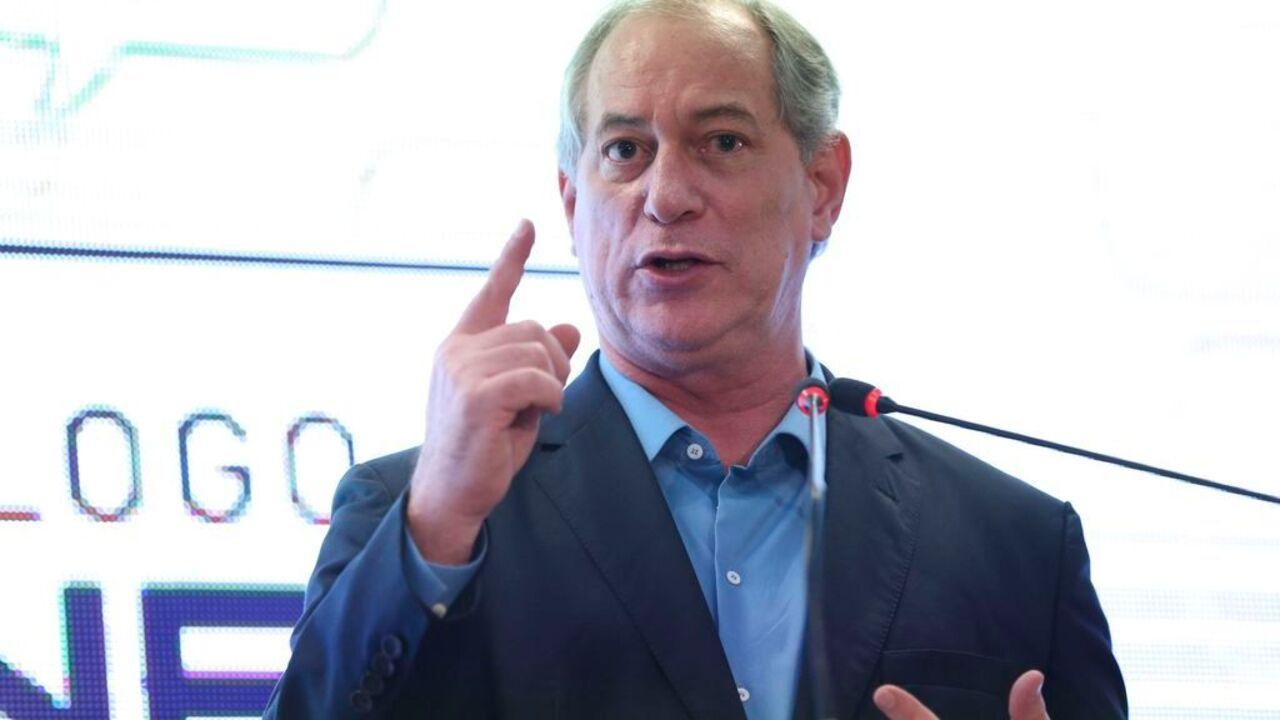 Ciro Gomes faz aceno a Simone Tebet como vice em candidatura